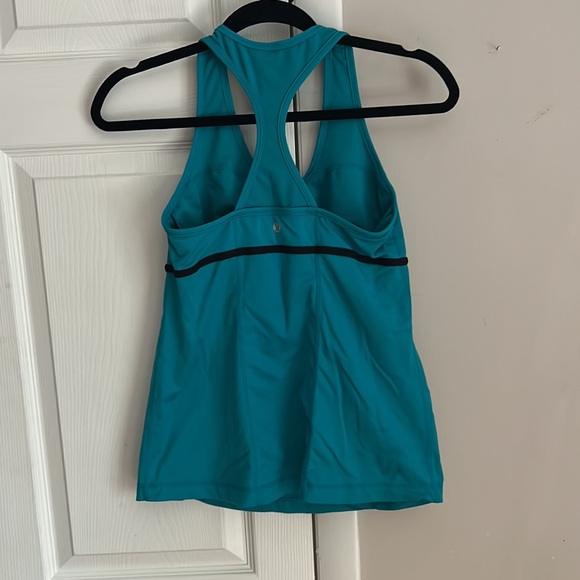 Lululemon workout top with built in sports bra - Picture 2 of 2